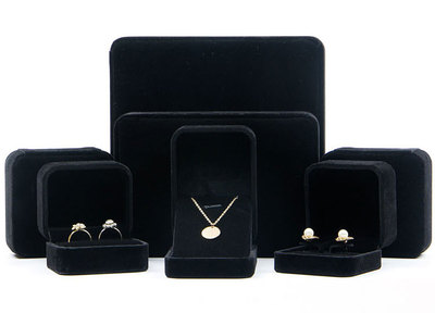 black jewelry box