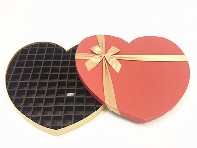 99PC &nbsp;chocolate box with heart shape